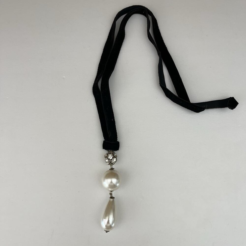 Vintage Black Velvet Necklace w/ Rhinestones and Dangling Teardrop Pearl
